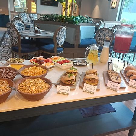 Meritas Auberge Calangute Goa Экстерьер фото